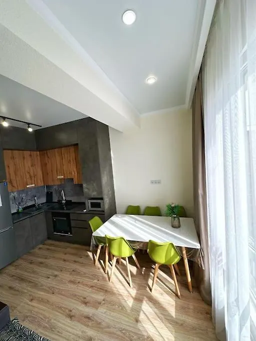 Уютные Апартаменты В Центре Almaty Apartment