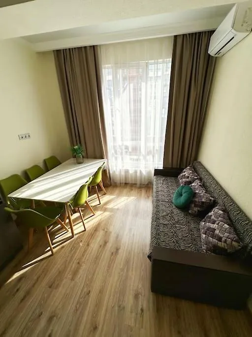 Уютные Апартаменты В Центре Almaty 0*,